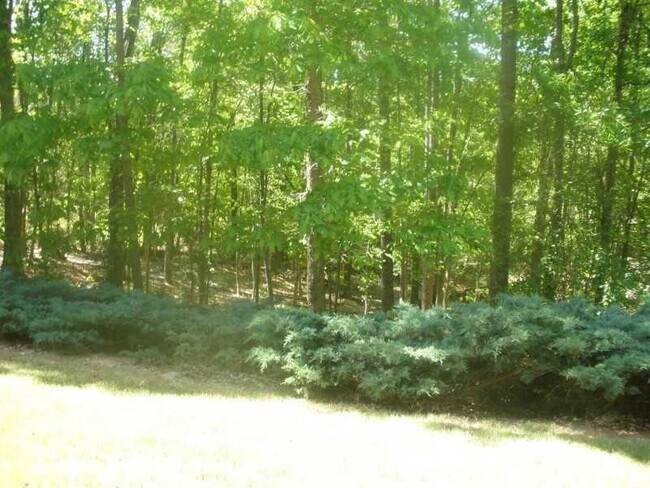 Building Photo - 6122 Deluna Way