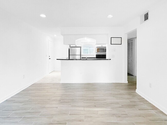Building Photo - 2500 Winding Creek Blvd