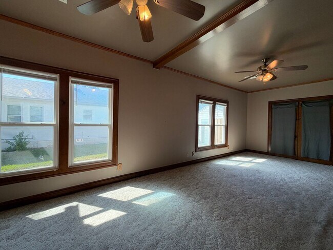 Building Photo - 1208 S Florence Pl
