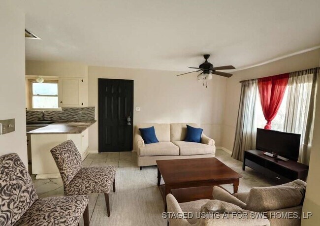 Building Photo - 718 Westbury St