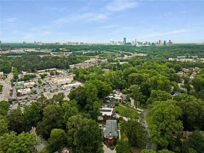 Building Photo - 994 Citadel Dr NE