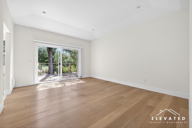 Building Photo - 9400 Chalk Hill Rd