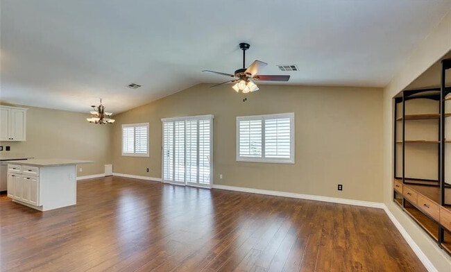 Building Photo - 8841 Spinning Wheel Ave