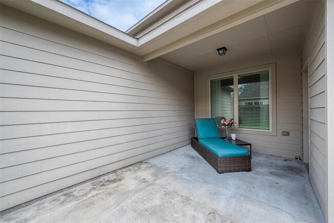 Building Photo - 21029 Crinet Square