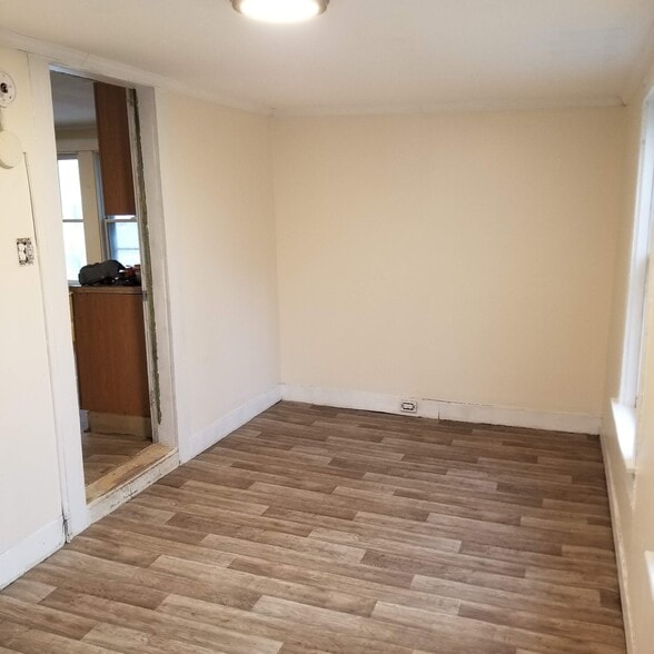 Building Photo - 398 Weaver St