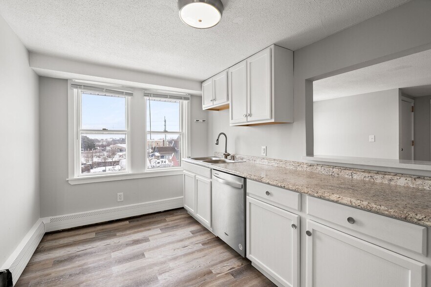 Building Photo - 25 Porter St