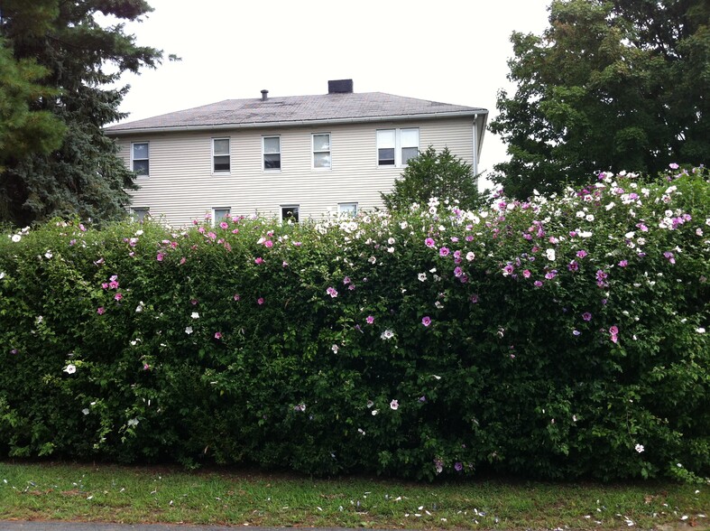 Quiet area with ample street parking - 648 Valley Ave