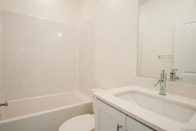 Building Photo - 516 Avenida Centro