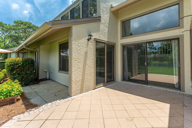 Building Photo - 1219 Oakmont Dr