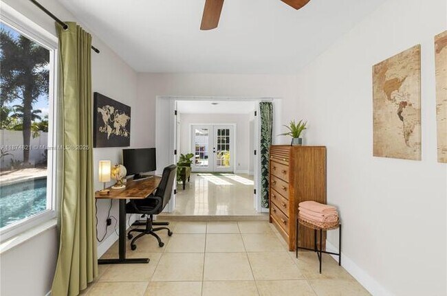 Building Photo - 1116 SE 13th Ct