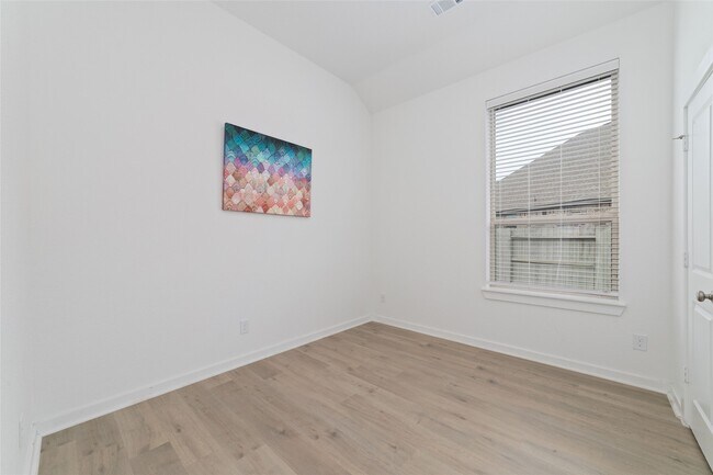 Building Photo - 2006 Elm Grv Ct