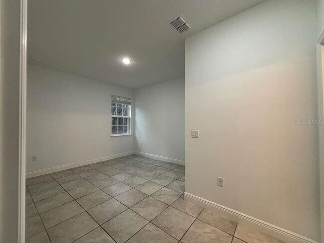 Building Photo - 9130 N Mendoza Way