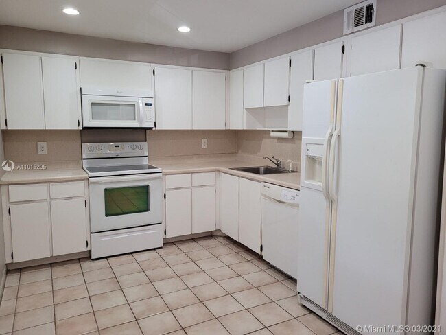 Building Photo - 4261 W Palm Aire Dr