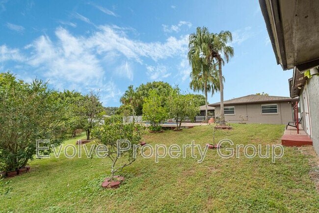 Building Photo - 724 Forest Glen Ct