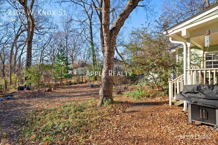 Building Photo - 2107 W Knox St