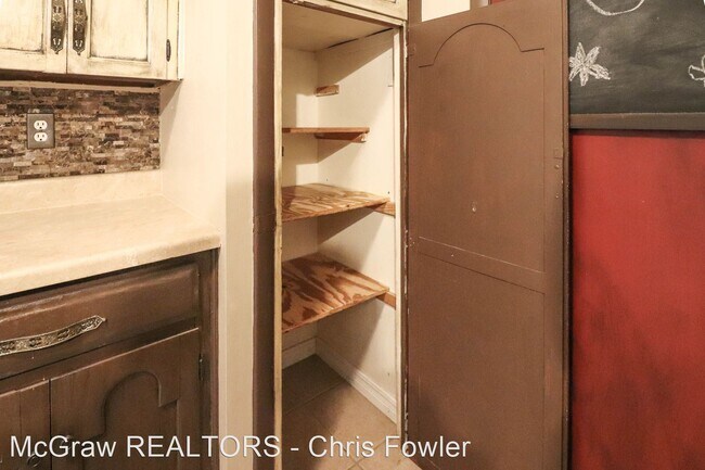 Building Photo - 3 br, 2 bath House - 5233 S. 67th E. Place