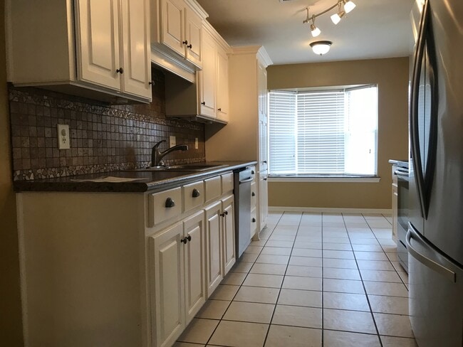 Building Photo - 24 Country Village Cir