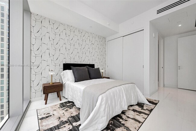 Building Photo - 300 Biscayne Blvd Way