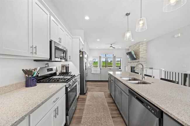 Building Photo - 2881 Blue Sage Dr