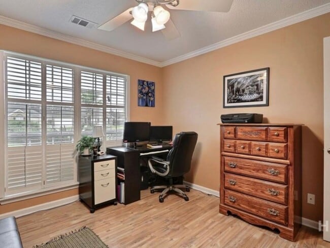 Building Photo - Beautiful Oasis