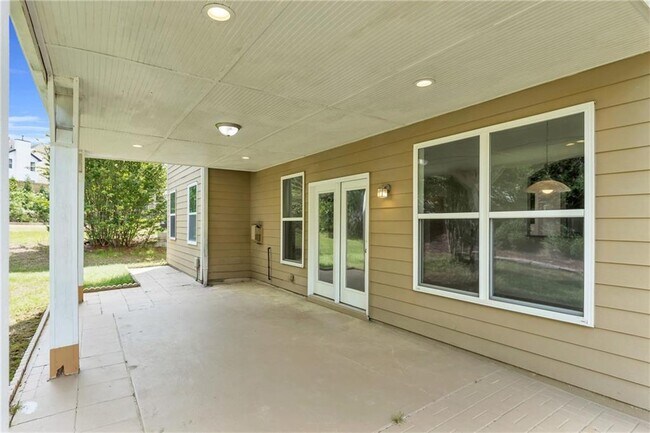 Building Photo - 5480 Beaver Ridge Dr