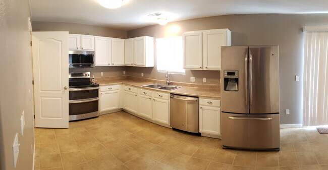 Building Photo - 262 Wellington Dr