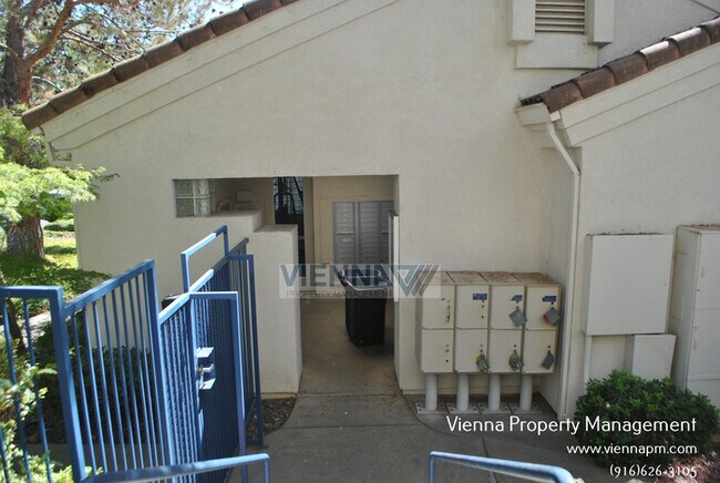 Building Photo - 102 Beachcomber Dr E