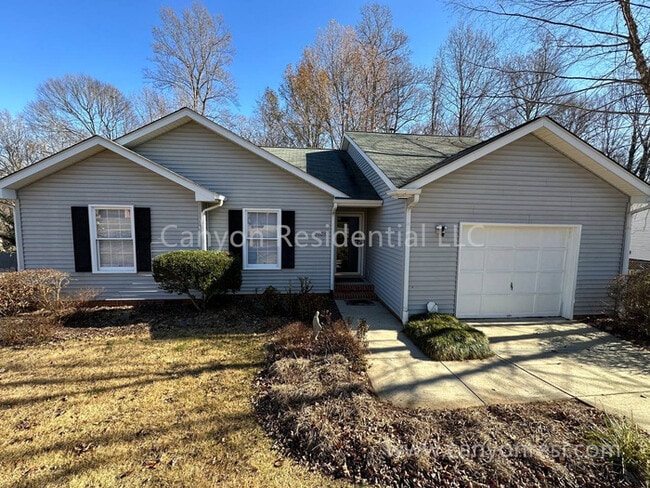 Building Photo - Beautiful 3b, ready to move in!