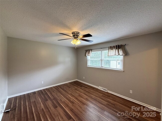 Building Photo - 4712 Jamee Dr