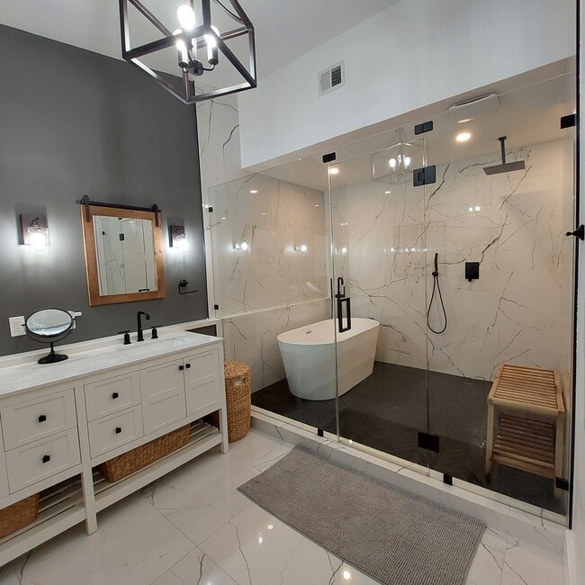 Building Photo - 3871 Alcantara Ave