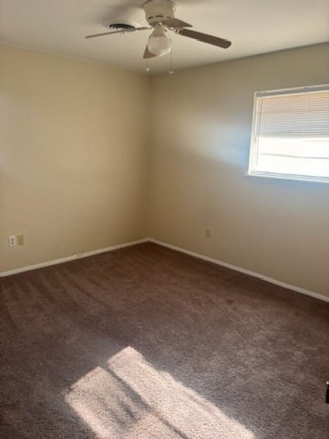 Building Photo - VERY NICE HOME IN THE RIDGECREST AREA. PETS NEGOTIABLE WITH OWNERS APPROVAL