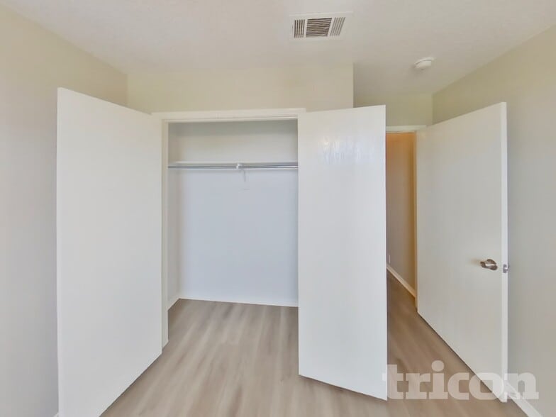 Building Photo - 12212 Rolling Ridge Dr