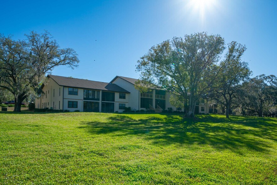 Building Photo - 385 E Hartford St