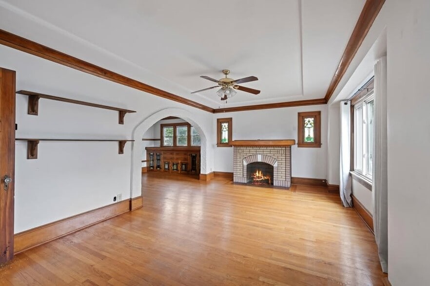 Building Photo - 148 Frame Ave