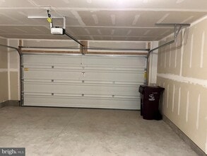 Building Photo - 40 Anderson Dr