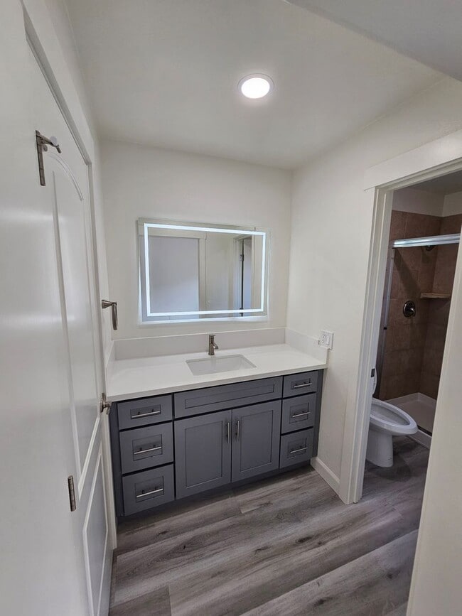 Building Photo - Gorgeous PRIVATE GATED COMMUNITY 3 Bed/2.5 Bath Townhome in Terrace Hills - San Jose