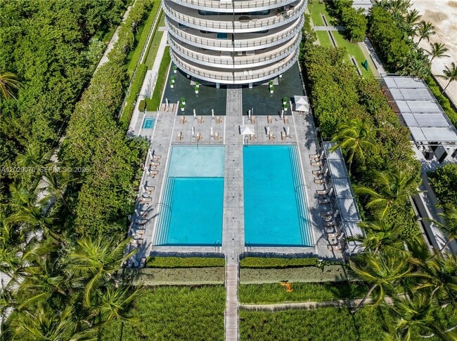 Building Photo - 8701 Collins Ave