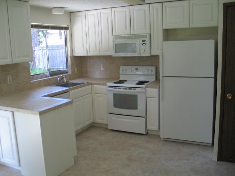 Building Photo - 1014 208th Ave NE