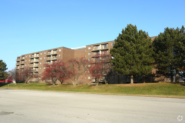 Building Photo - Maple Village Apartments