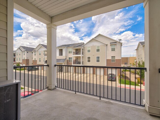 Building Photo - Spacious 3 Bed, 2 Bath Condo in The Exchange – Lehi, UT