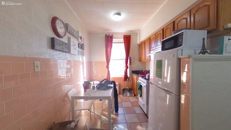 Building Photo - 126 Warren St