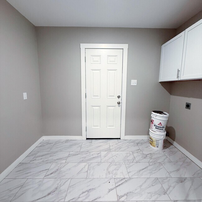 Building Photo - 2222 16th St