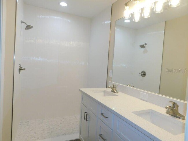 Building Photo - 14068 SE 47th Ave