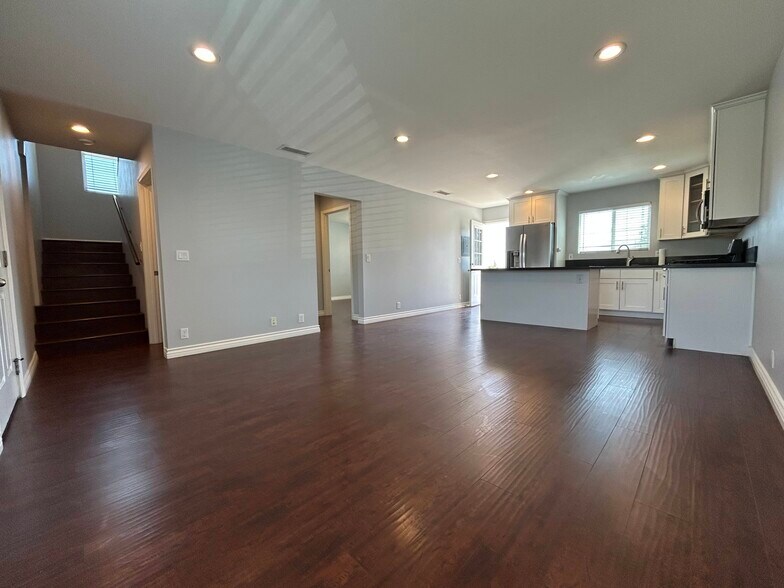 Living room - 8422 Glider Ave