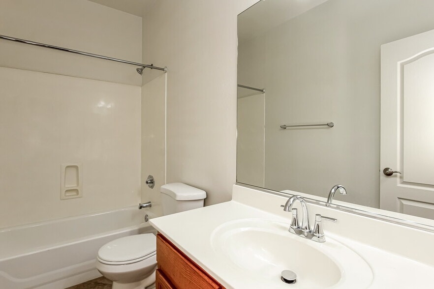 Building Photo - 9450 W Ross Ave