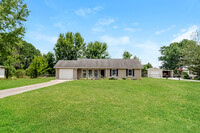 Building Photo - 26180 Children Ln
