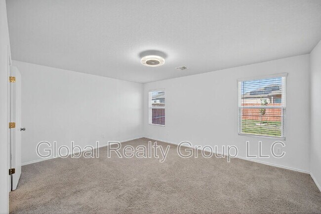 Building Photo - 7139 Quarter Moon