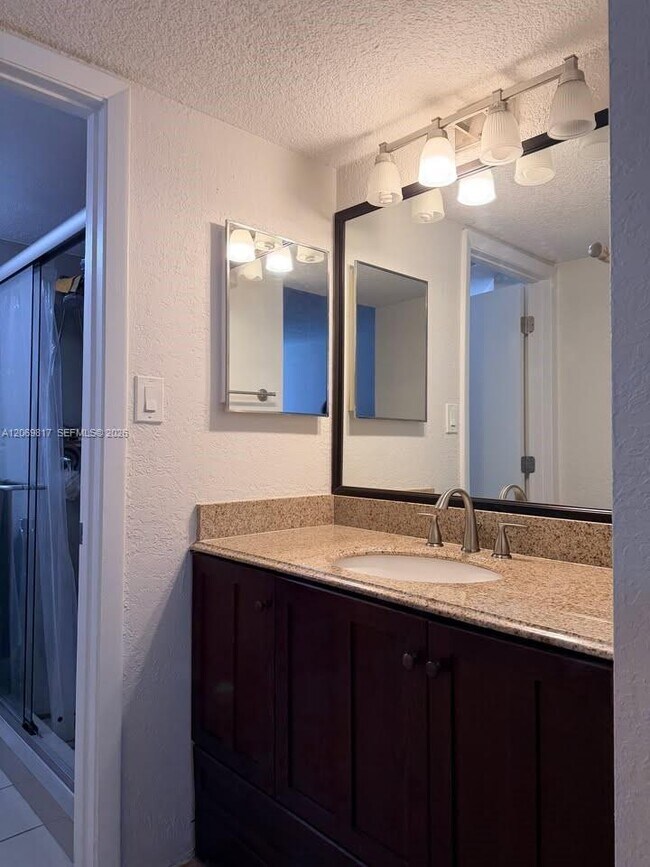 Building Photo - 721 SW 113th Way