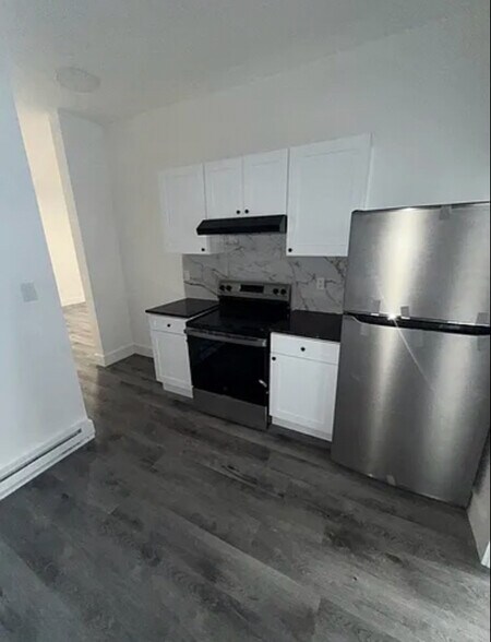 Building Photo - 25 Riverview Pl