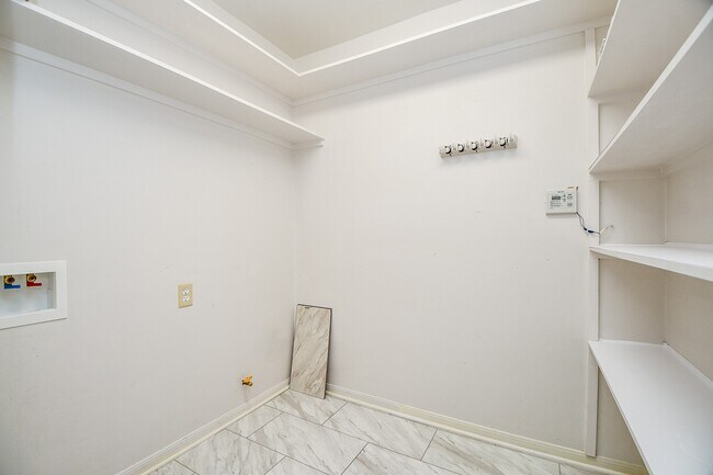 Building Photo - 1814 Cherry Bend Dr